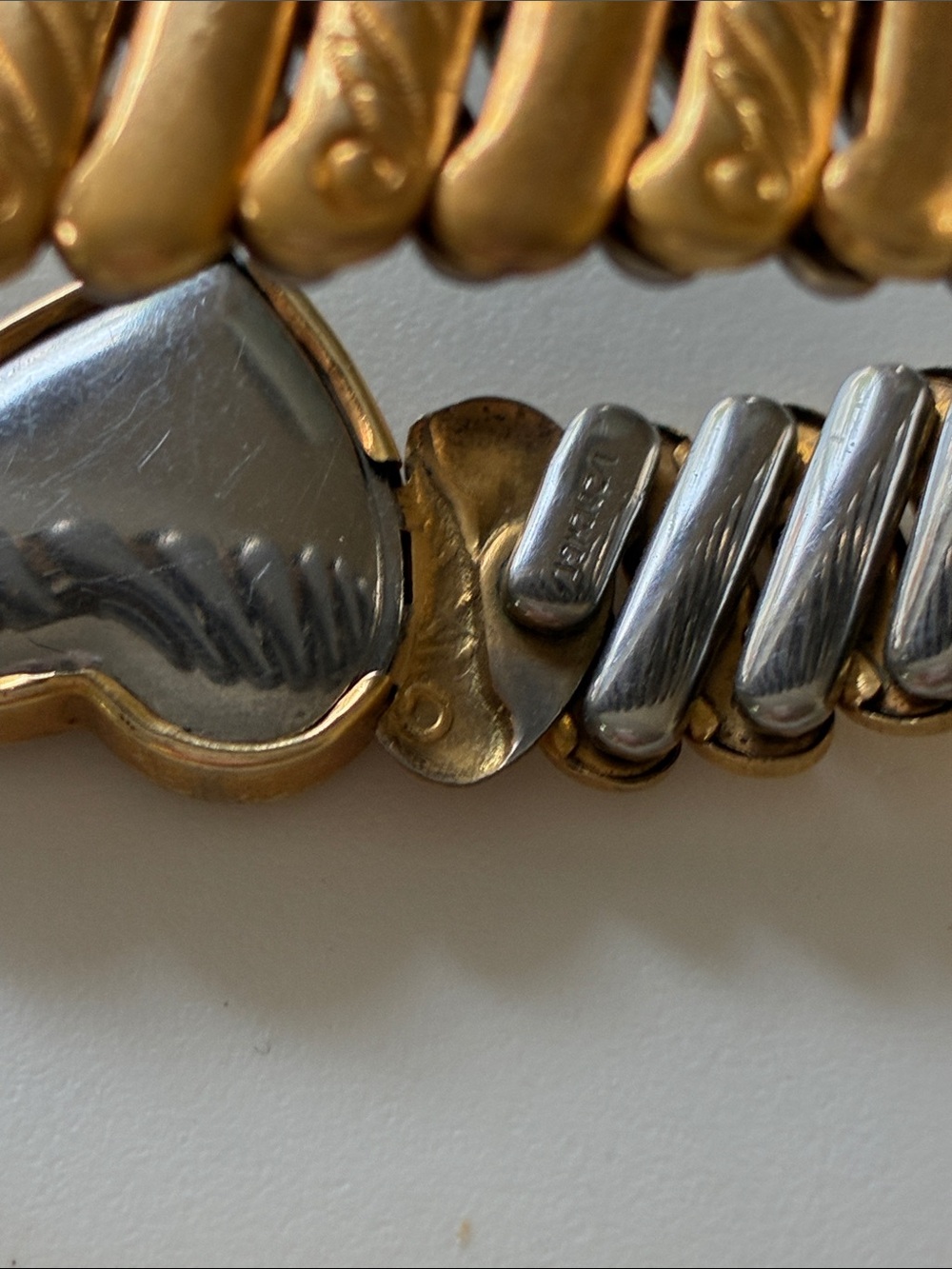 Vintage 50s Two-Tone Gold and Silver Heart Bracelet - Picture 4 of 4